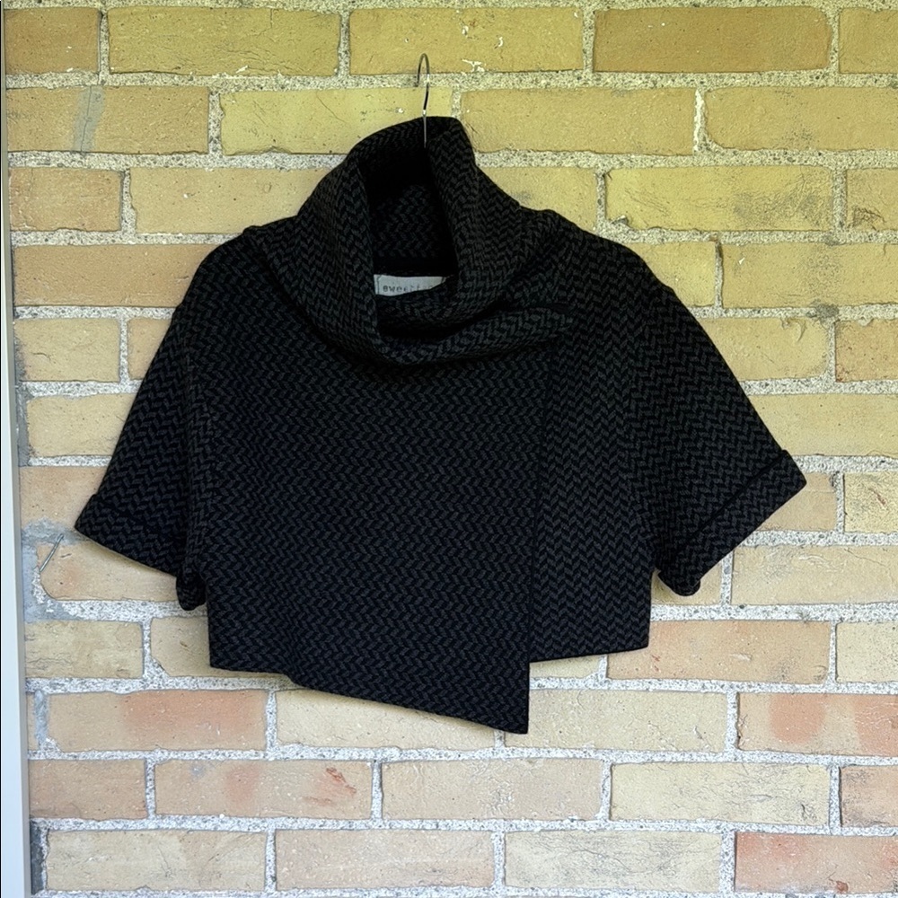 Sweet Face Black and Gray Short Sleeve Sweater